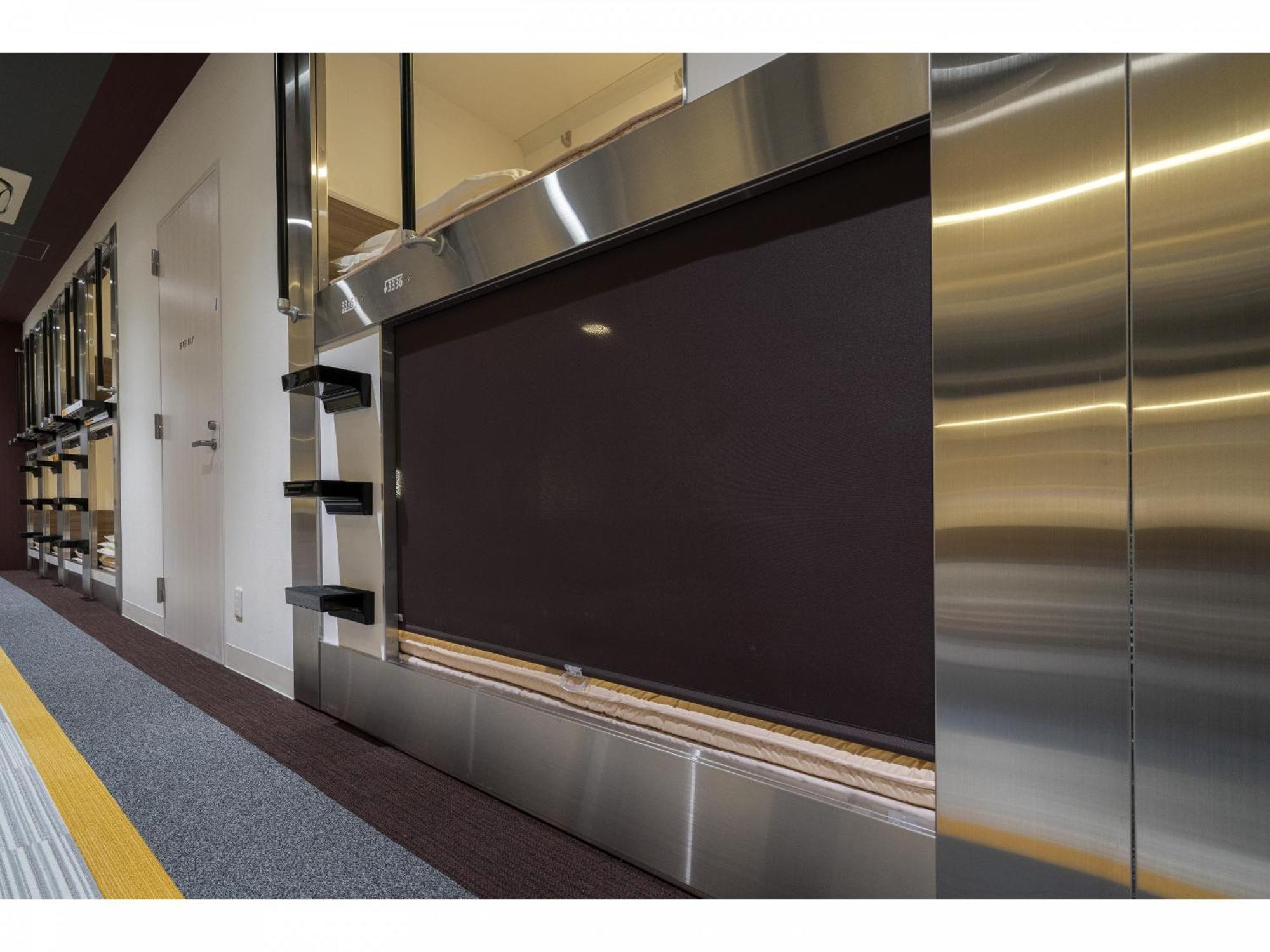 Capsule Hotel J Garden Shin-Osaka Exterior foto